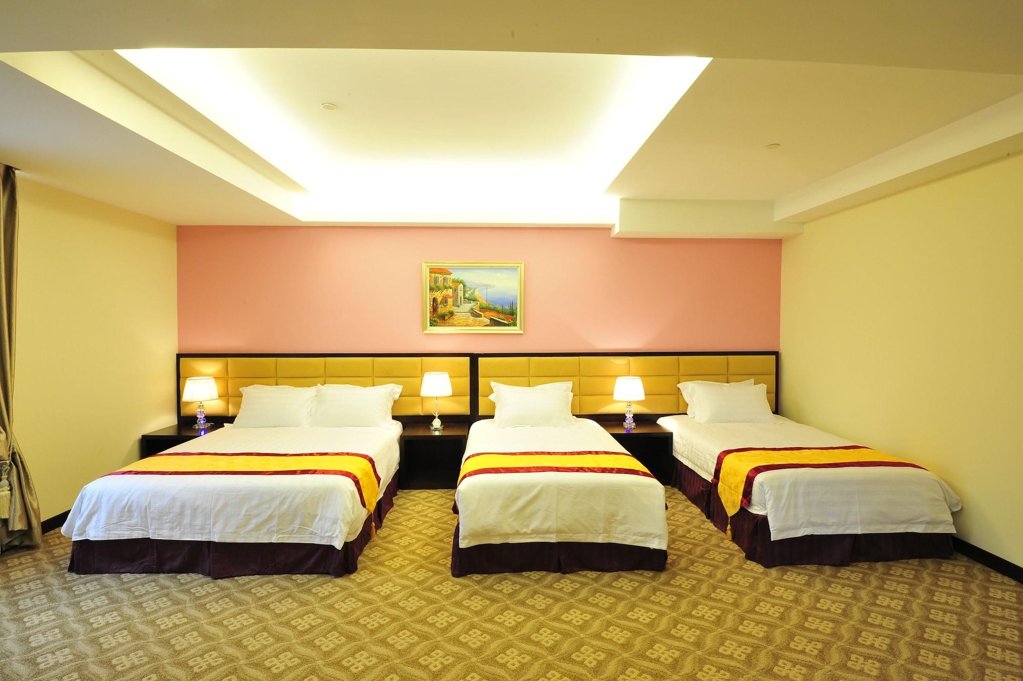 Hallmark Crown Hotel Malacca Bagian luar foto