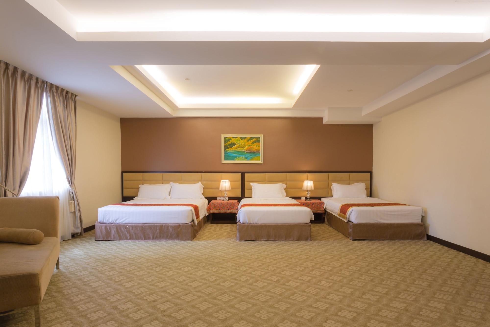 Hallmark Crown Hotel Malacca Bagian luar foto