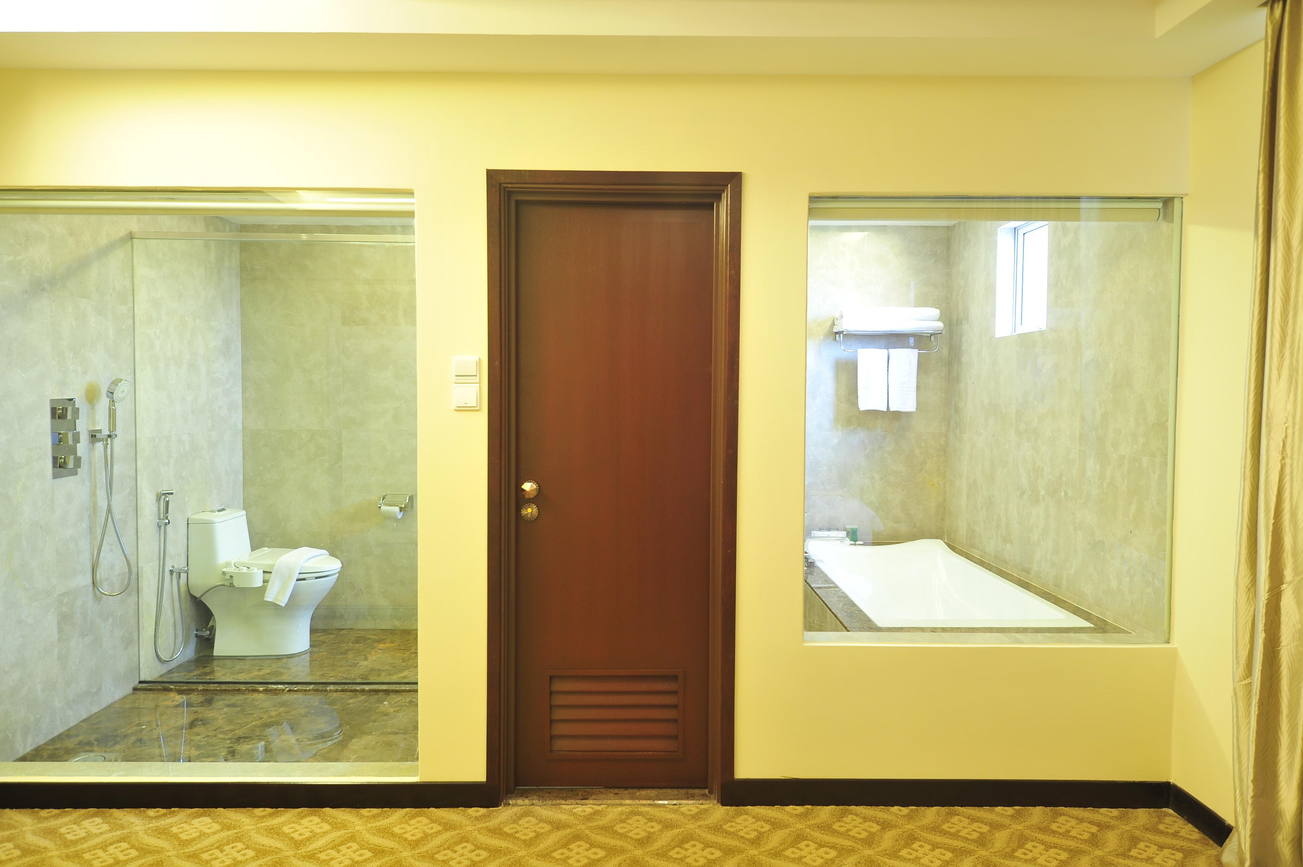 Hallmark Crown Hotel Malacca Bagian luar foto