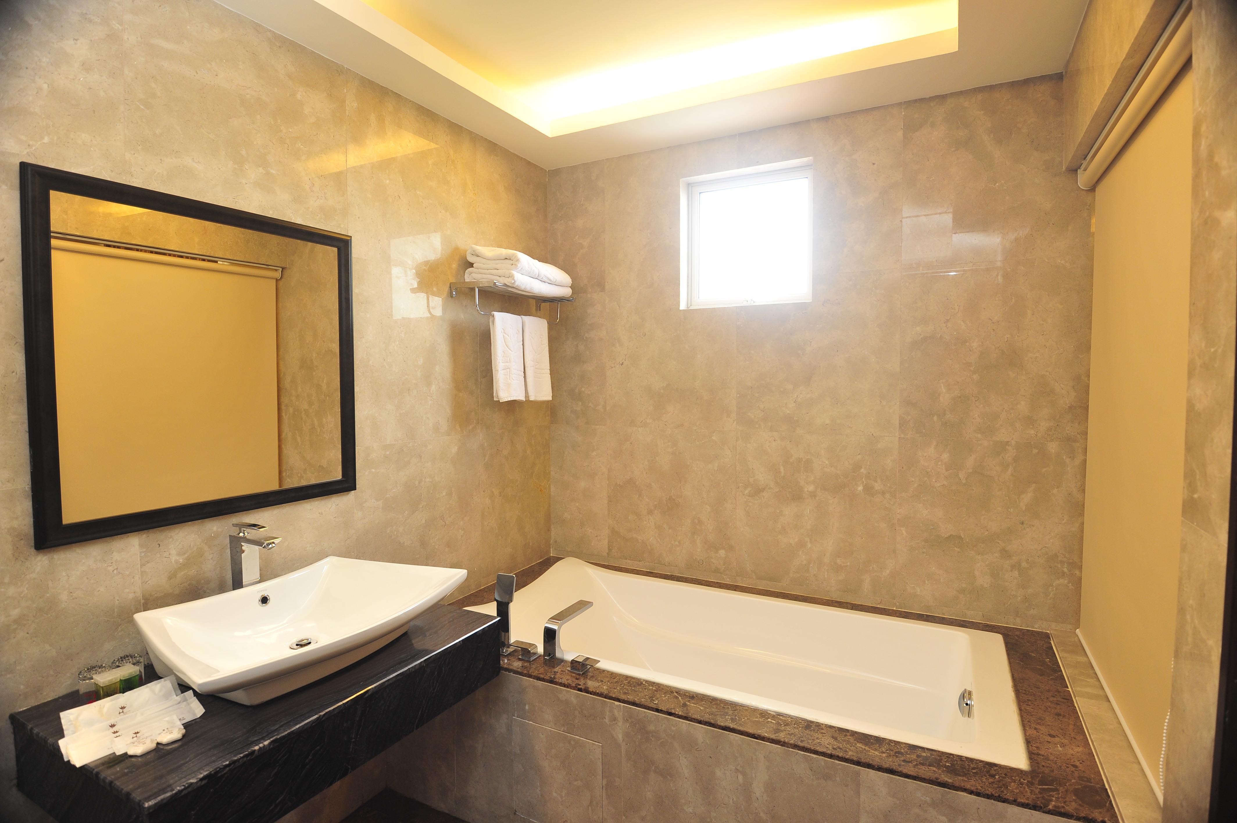 Hallmark Crown Hotel Malacca Bagian luar foto
