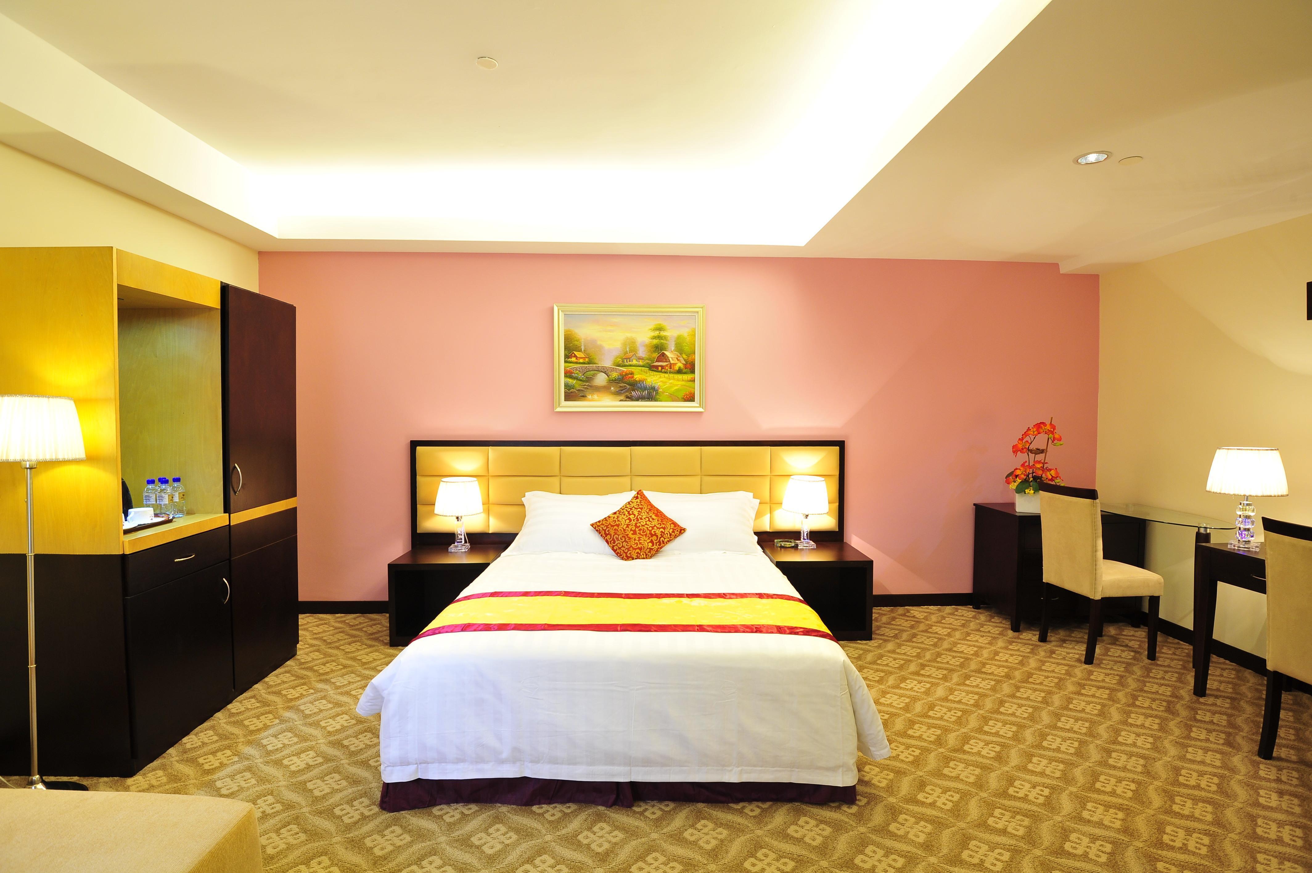Hallmark Crown Hotel Malacca Bagian luar foto