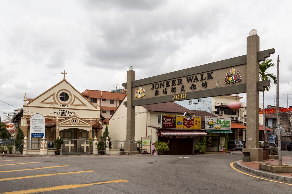 Hallmark Crown Hotel Malacca Bagian luar foto