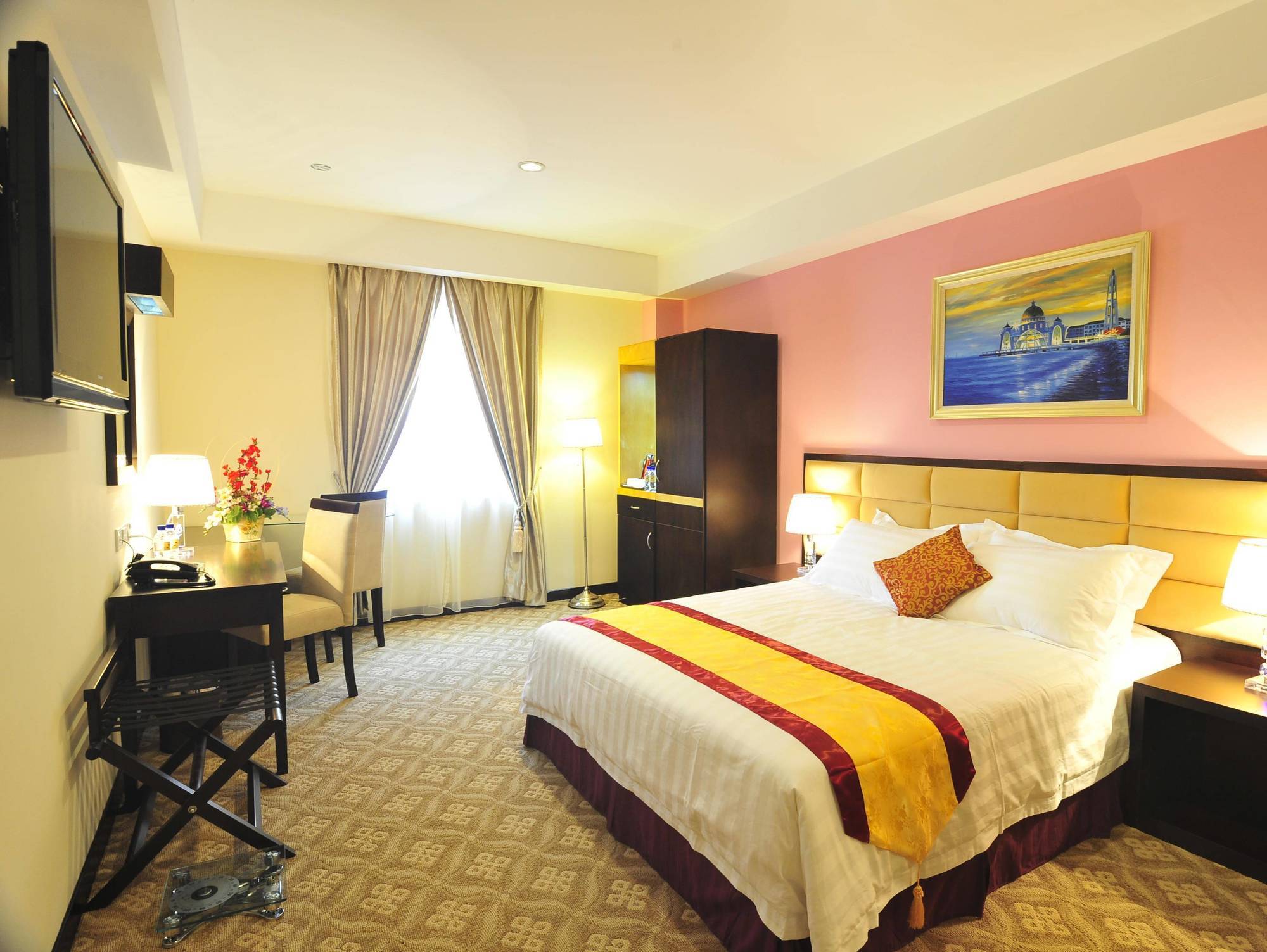Hallmark Crown Hotel Malacca Bagian luar foto